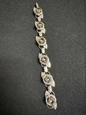 Vintage Silver-Tone Rose Rhinestone & Leaf Link Bracelet – 3D Floral Cottagecore